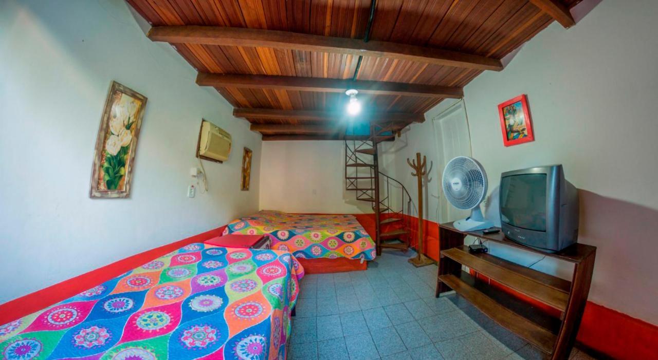 Pousada Aloha Arraial Порту-Сегуру Екстер'єр фото
